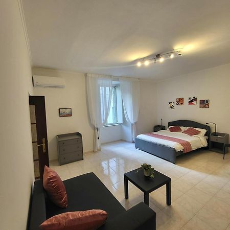 Holiday Home Deldec Napoli Esterno foto